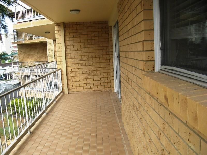 8/6 Haig Street, Kirra QLD 4225