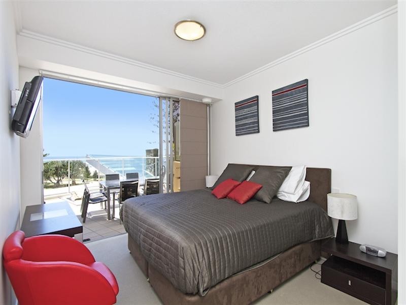 204/110 Marine Parade, Coolangatta QLD 4225
