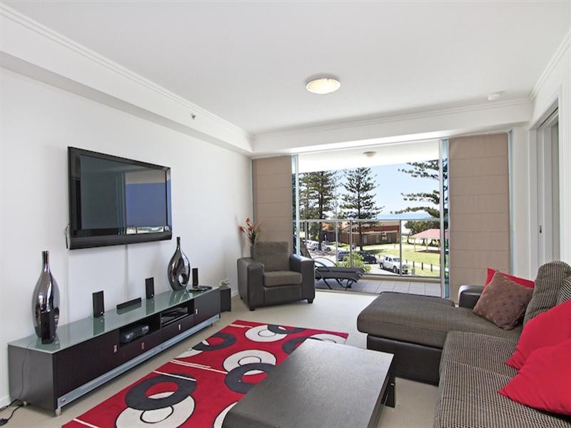 204/110 Marine Parade, Coolangatta QLD 4225