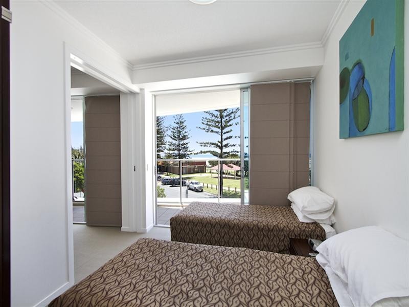 204/110 Marine Parade, Coolangatta QLD 4225