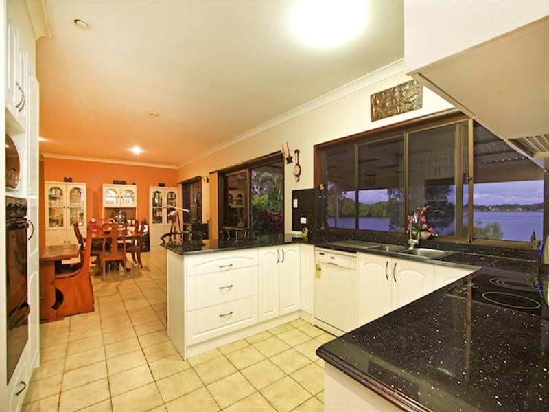 14 Seafarer Place, Banora Point NSW 2486
