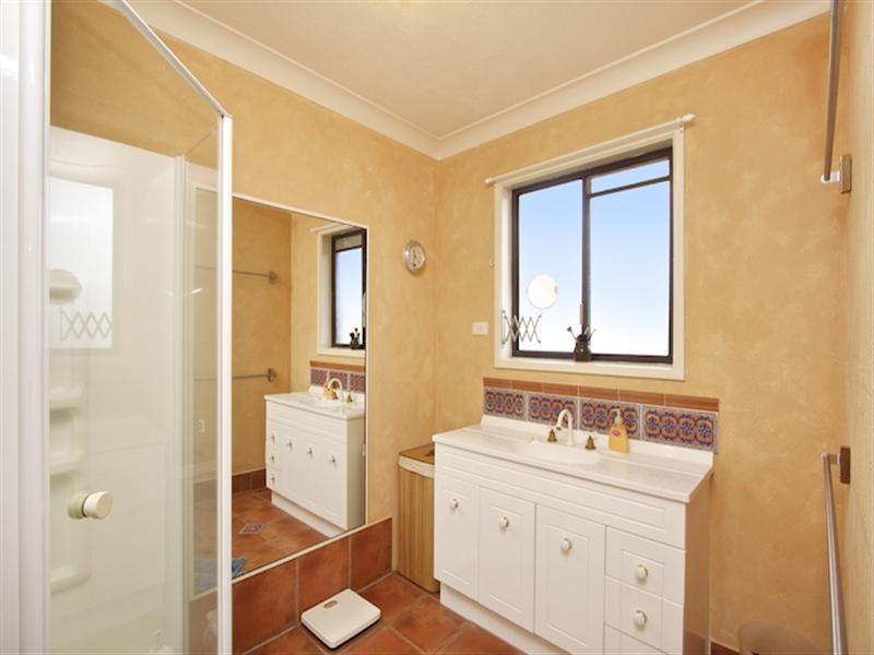 11 Pelican Place, Tweed Heads West NSW 2485