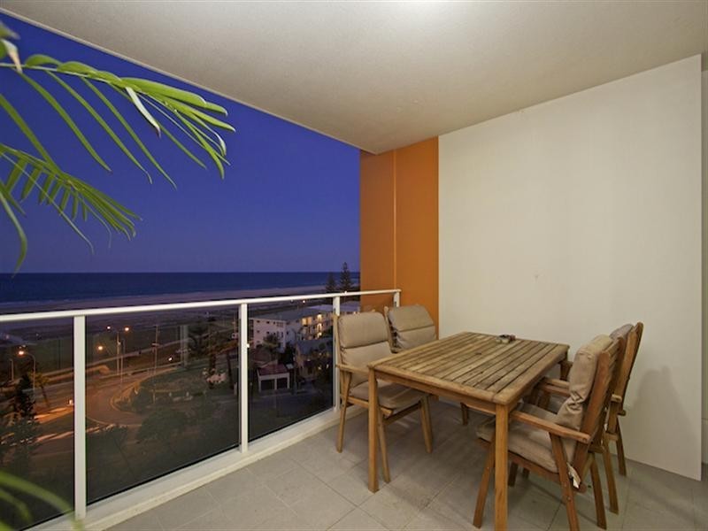 609/2 Creek Street, Kirra QLD 4225