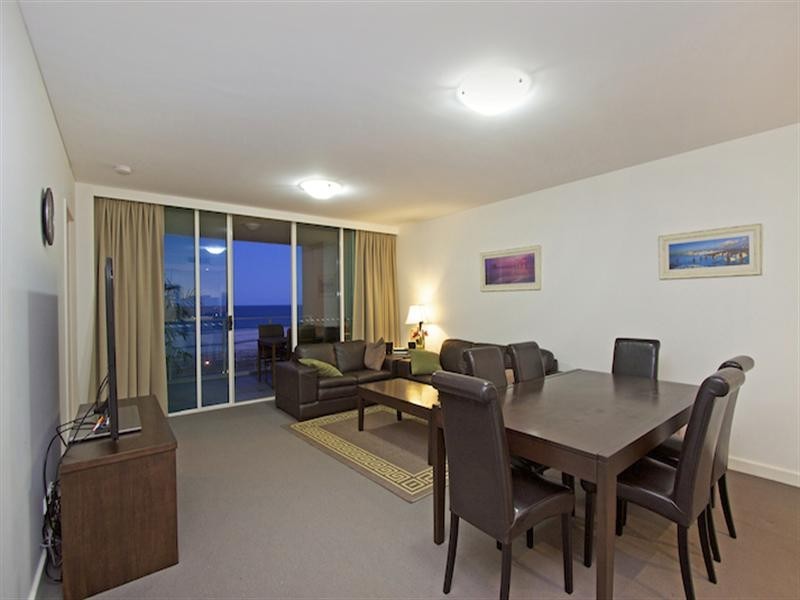 609/2 Creek Street, Kirra QLD 4225