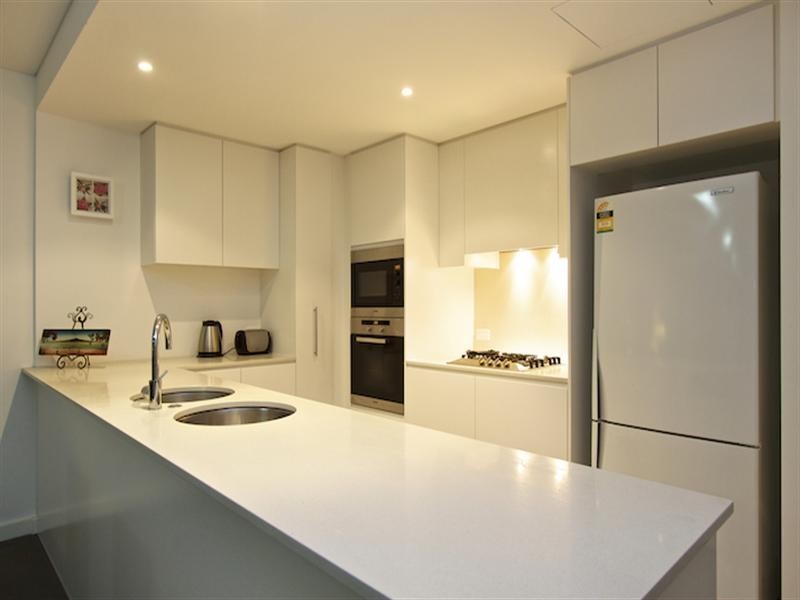 609/2 Creek Street, Kirra QLD 4225