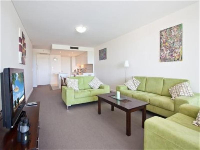 004/2 Creek Street, Kirra QLD 4225