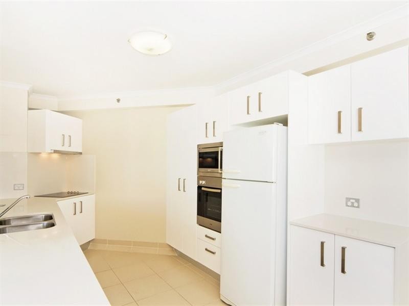 113/62 Marine Parade, Coolangatta QLD 4225