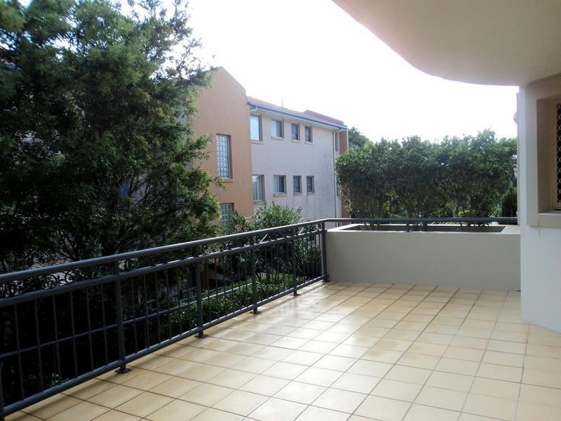 2/40 Dutton Street, Coolangatta QLD 4225