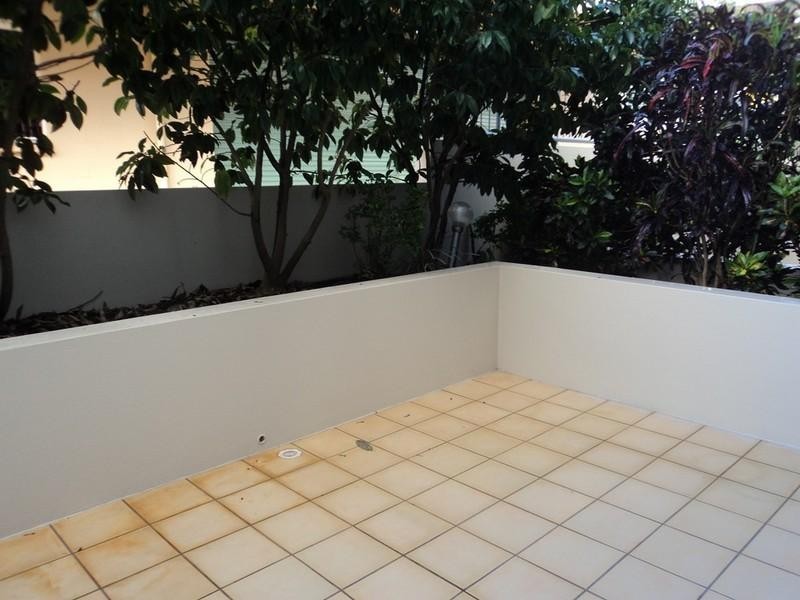 2/40 Dutton Street, Coolangatta QLD 4225