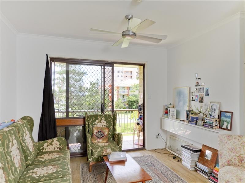 8/23 Coolangatta Road, Coolangatta QLD 4225