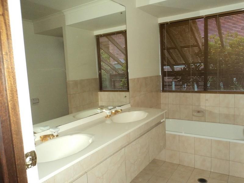 24 Plover Place, Tweed Heads West NSW 2485