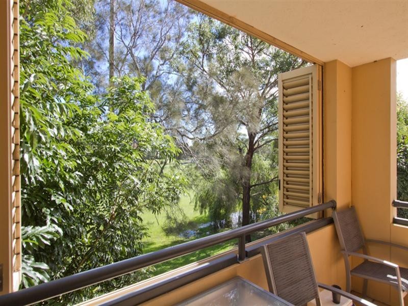 2/33 Dixon Street, Coolangatta QLD 4225