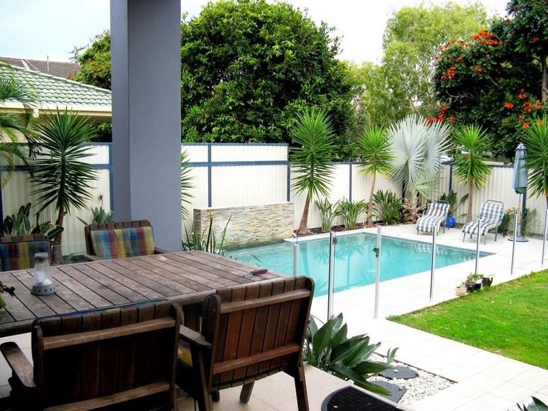 4 Bolton Street, Kirra QLD 4225