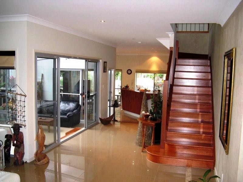 4 Bolton Street, Kirra QLD 4225