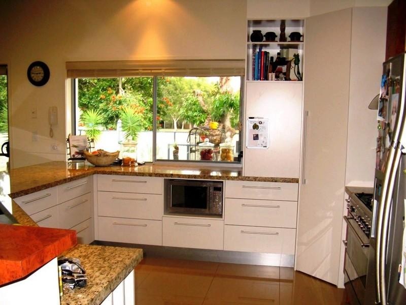 4 Bolton Street, Kirra QLD 4225