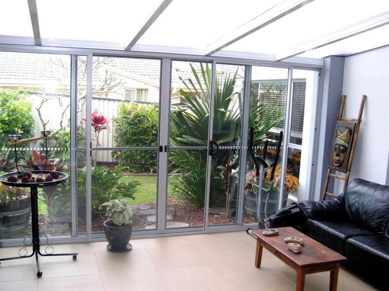 4 Bolton Street, Kirra QLD 4225