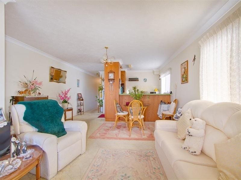 4/18 Lanham Street, Coolangatta QLD 4225