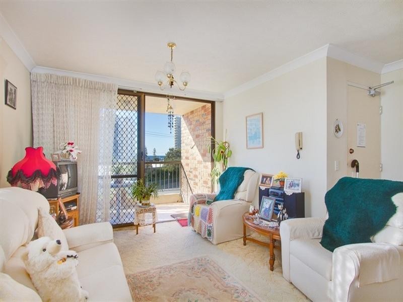 4/18 Lanham Street, Coolangatta QLD 4225