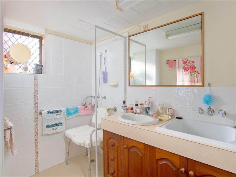 4/18 Lanham Street, Coolangatta QLD 4225