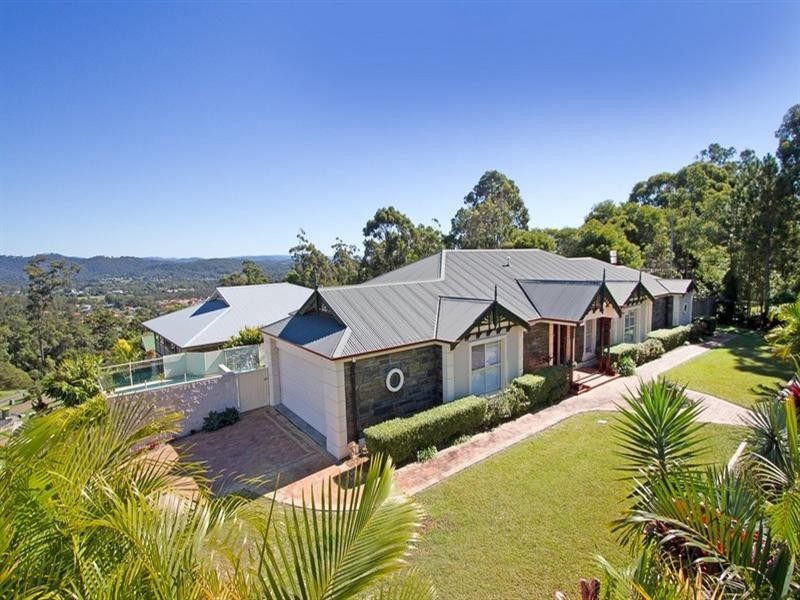 1 Gracilis Court, Elanora QLD 4221