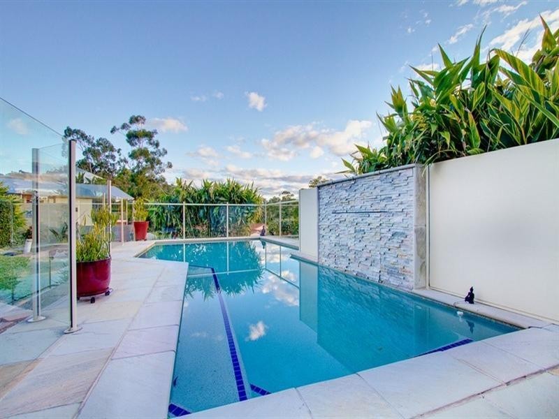 1 Gracilis Court, Elanora QLD 4221