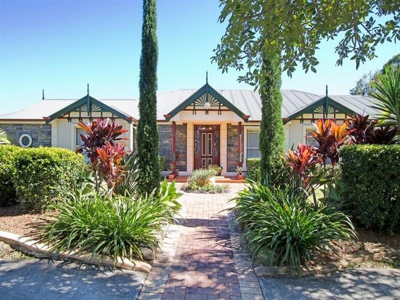 1 Gracilis Court, Elanora QLD 4221