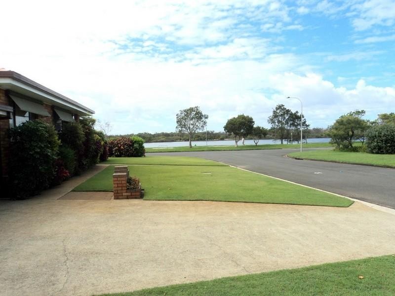 2/22 Keith Compton Drive, Tweed Heads NSW 2485