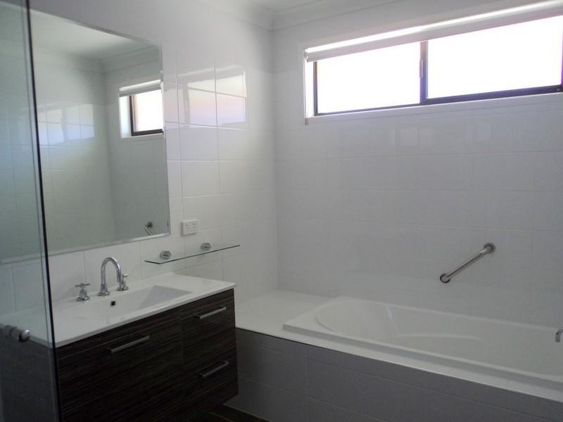 2/22 Keith Compton Drive, Tweed Heads NSW 2485