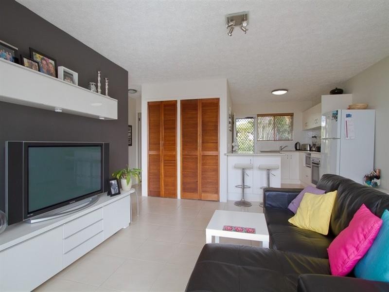 2/50 McLean Street, Coolangatta QLD 4225