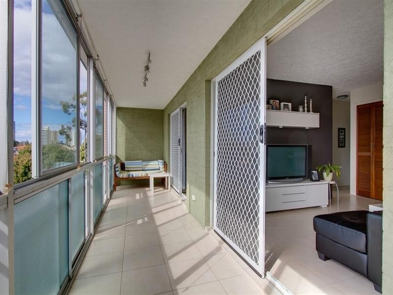 2/50 McLean Street, Coolangatta QLD 4225