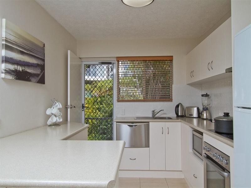 2/50 McLean Street, Coolangatta QLD 4225