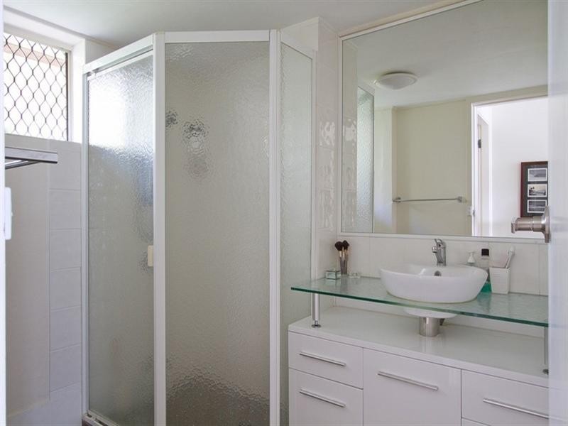 2/50 McLean Street, Coolangatta QLD 4225