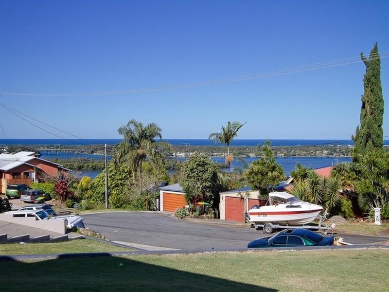 13 Blue Haze Crescent, Banora Point NSW 2486