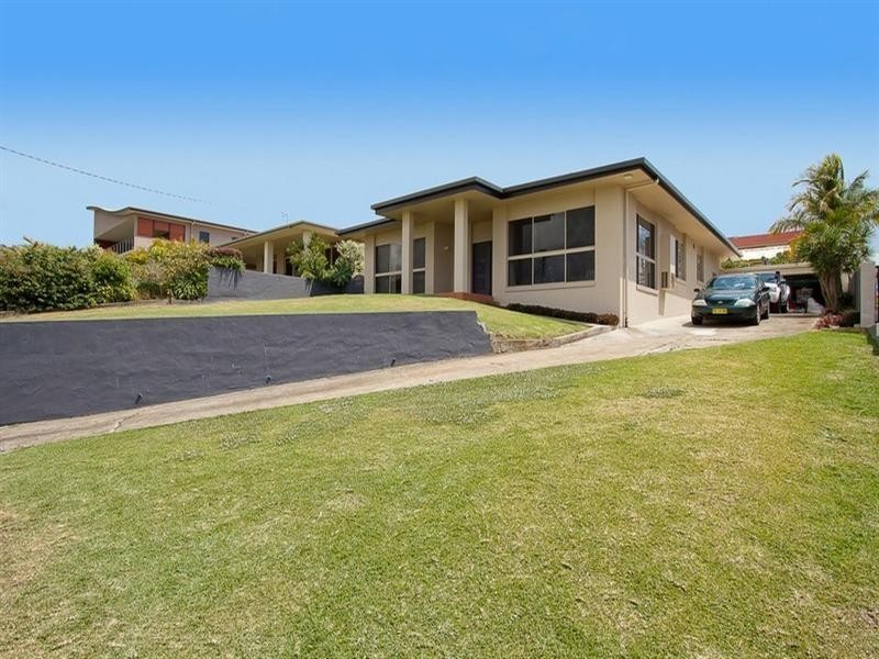 13 Blue Haze Crescent, Banora Point NSW 2486