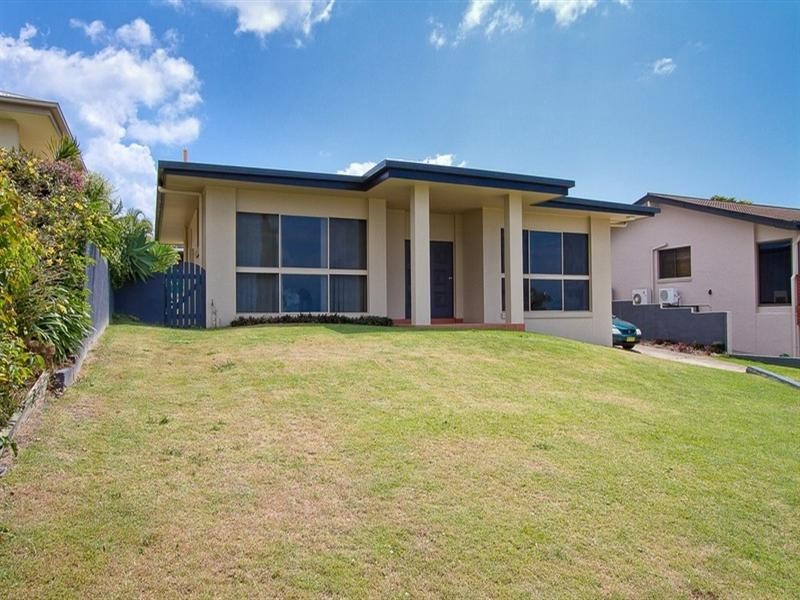 13 Blue Haze Crescent, Banora Point NSW 2486