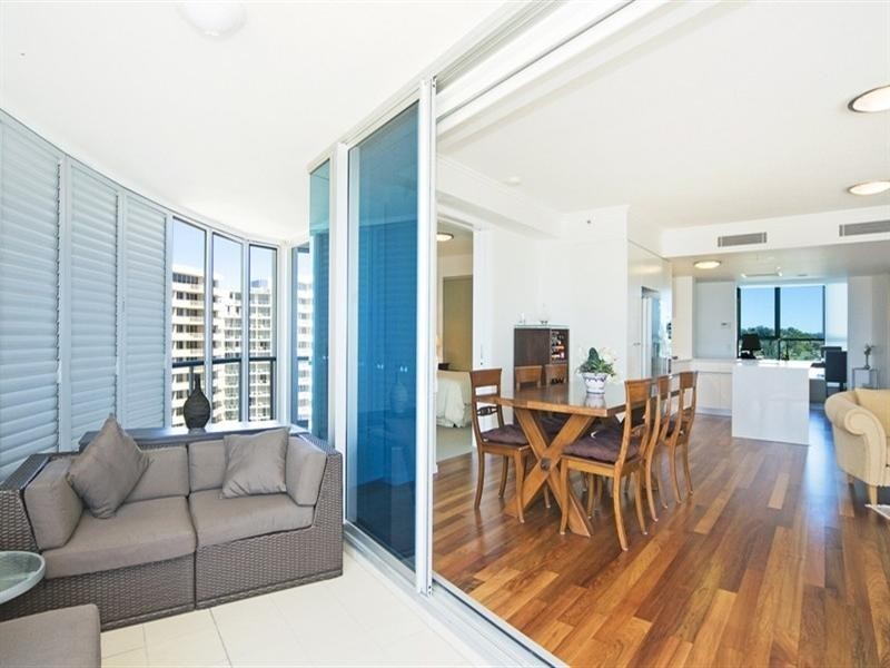 1407/110 Marine Parade, Coolangatta QLD 4225