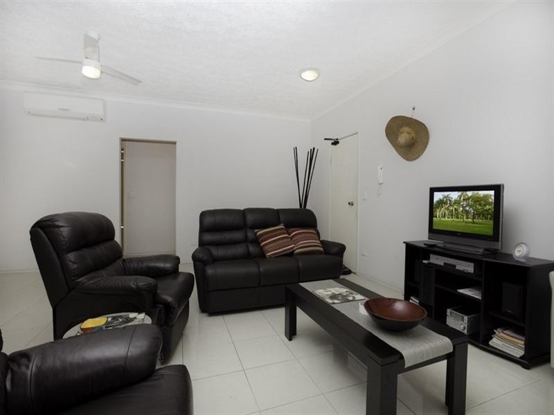 3/20 Marine Parade, Coolangatta QLD 4225
