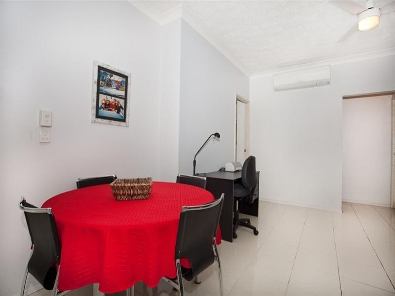 3/20 Marine Parade, Coolangatta QLD 4225