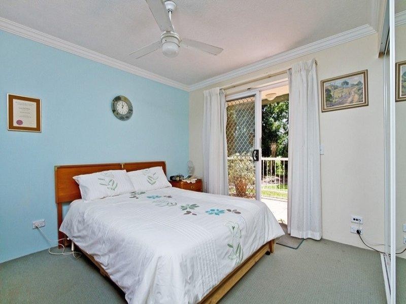 1/29 Dixon Street, Coolangatta QLD 4225