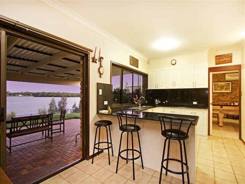 14 Seafarer Place, Banora Point NSW 2486