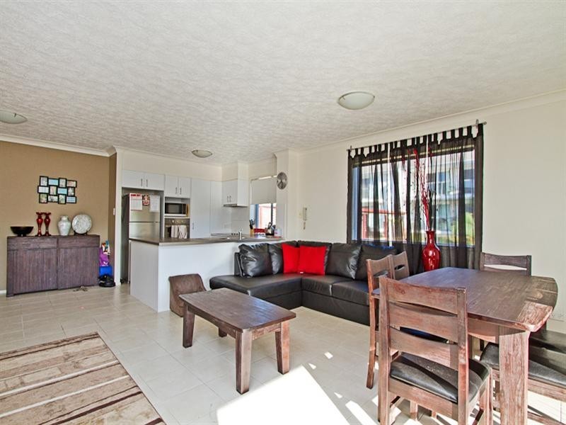 9/470 Coolangatta Road, Coolangatta QLD 4225