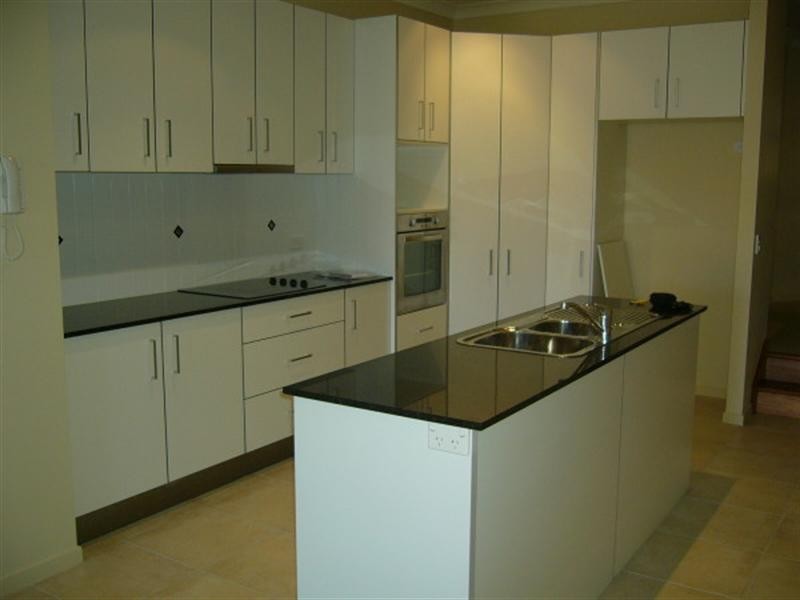 2/48 McLEAN Street, Coolangatta QLD 4225