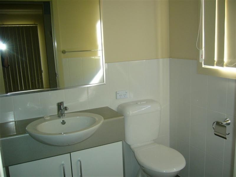 2/48 McLEAN Street, Coolangatta QLD 4225