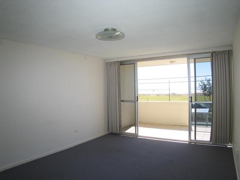 4/4-6 MUSGRAVE Street, Kirra QLD 4225