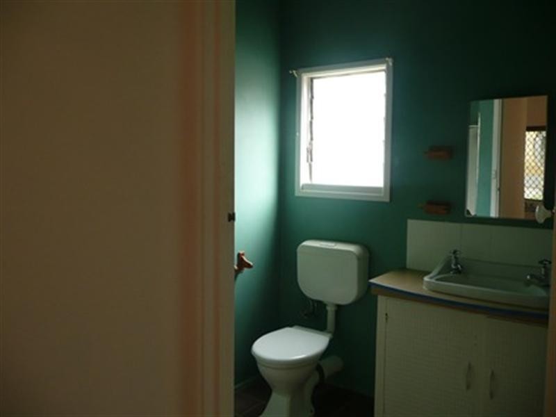 3/27 STAPYLTON Street, Coolangatta QLD 4225