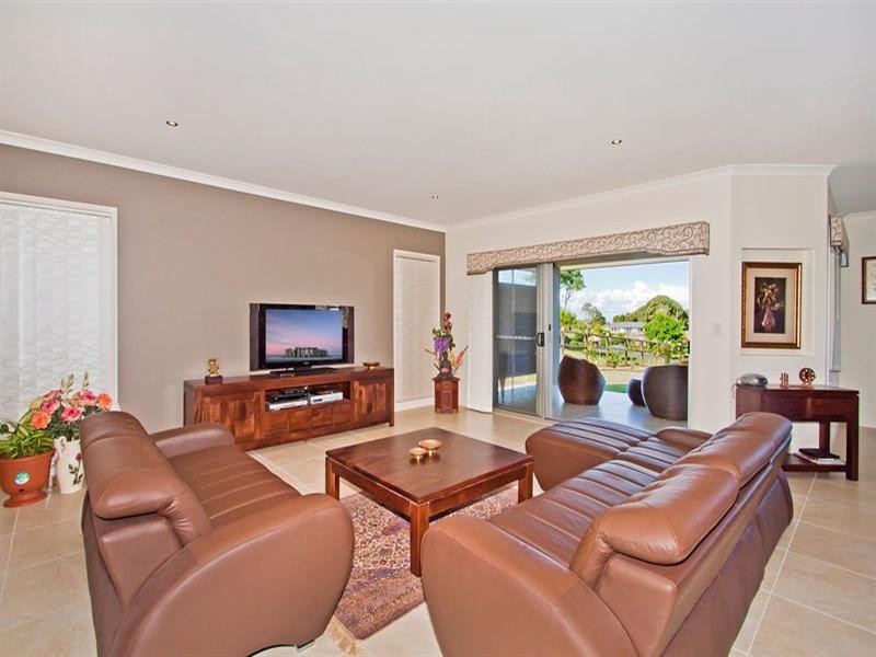 32 Sunnycrest Drive, Terranora NSW 2486