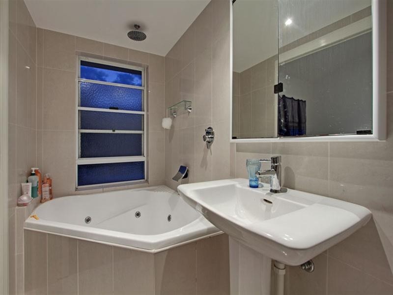 9/50 Rutledge Street, Coolangatta QLD 4225