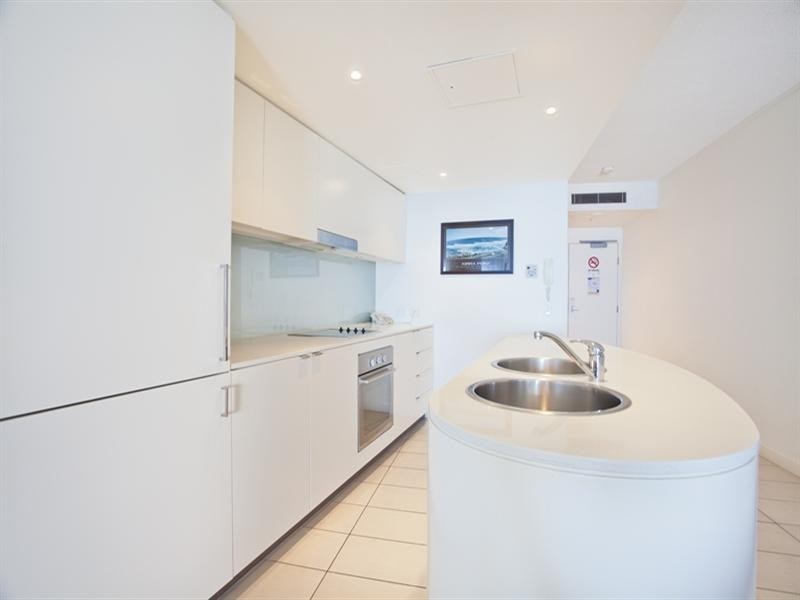 204/3 McLean Street, Coolangatta QLD 4225