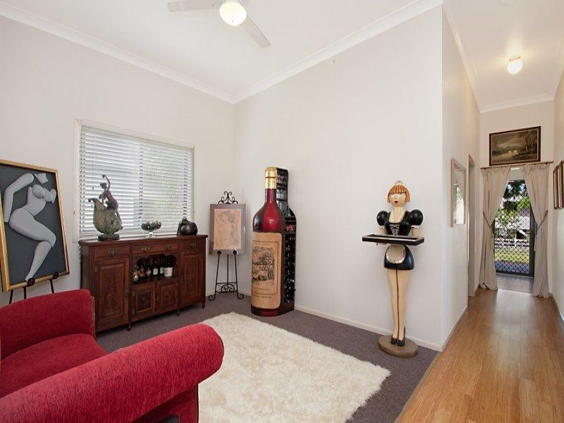 46 Wardrop St (cnr of Holland st), Murwillumbah NSW 2484