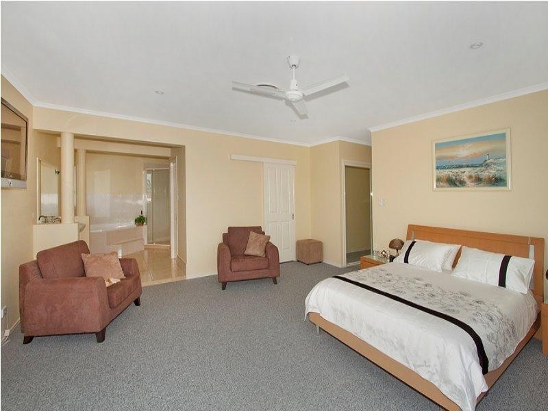 18 Bosun Boulevard, Banora Point NSW 2486